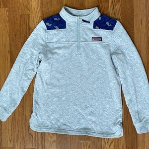 Girls Sz L 1/4 zip Vineyard Vines light gray w/ blue whale shoulder design EUC